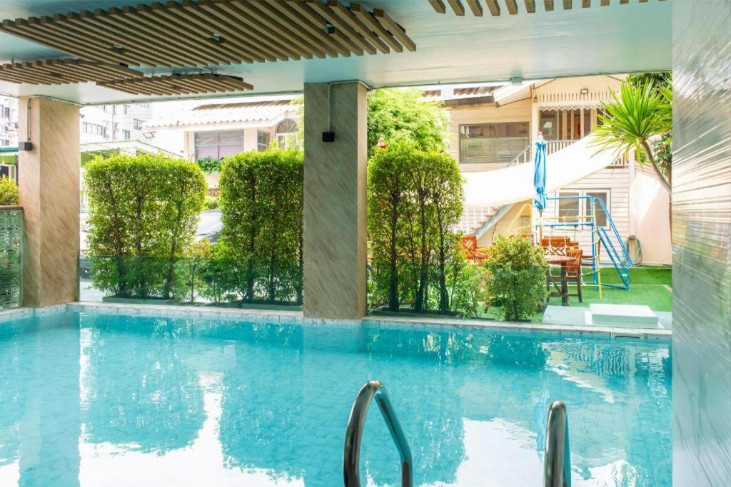 Bangphlat Resort