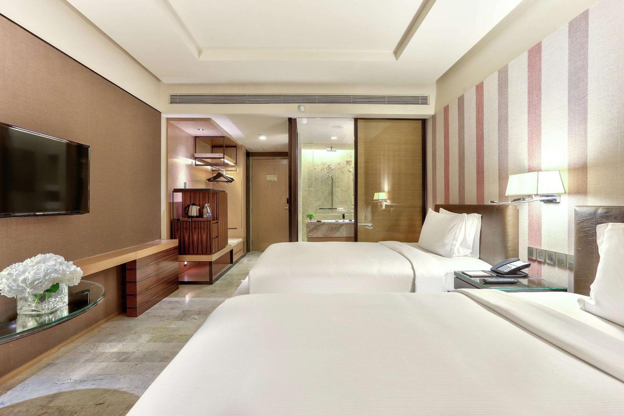 Hotel Doubletree By Hilton Sukhumvit 5*