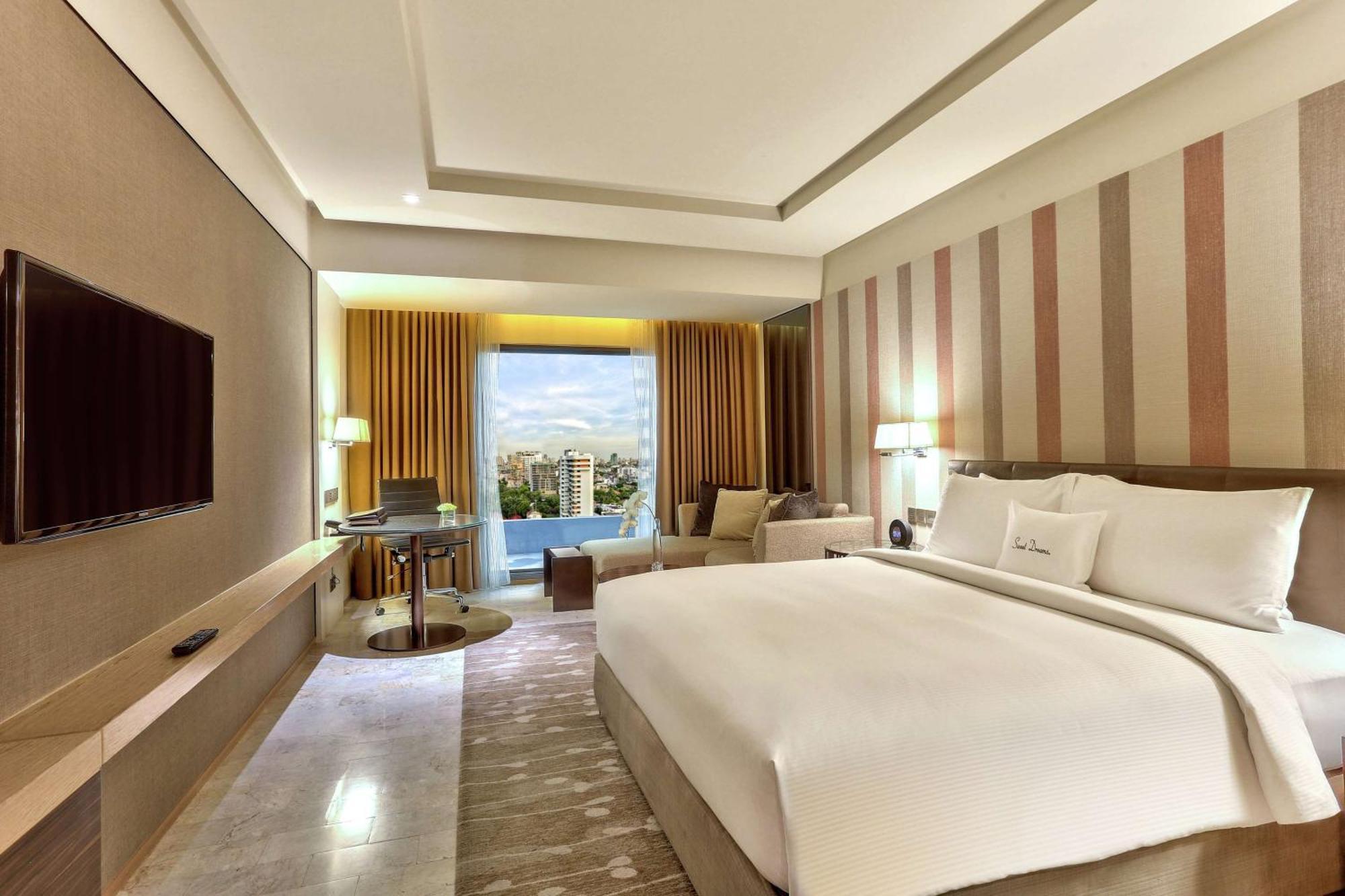 Hotel Doubletree By Hilton Sukhumvit 5*
