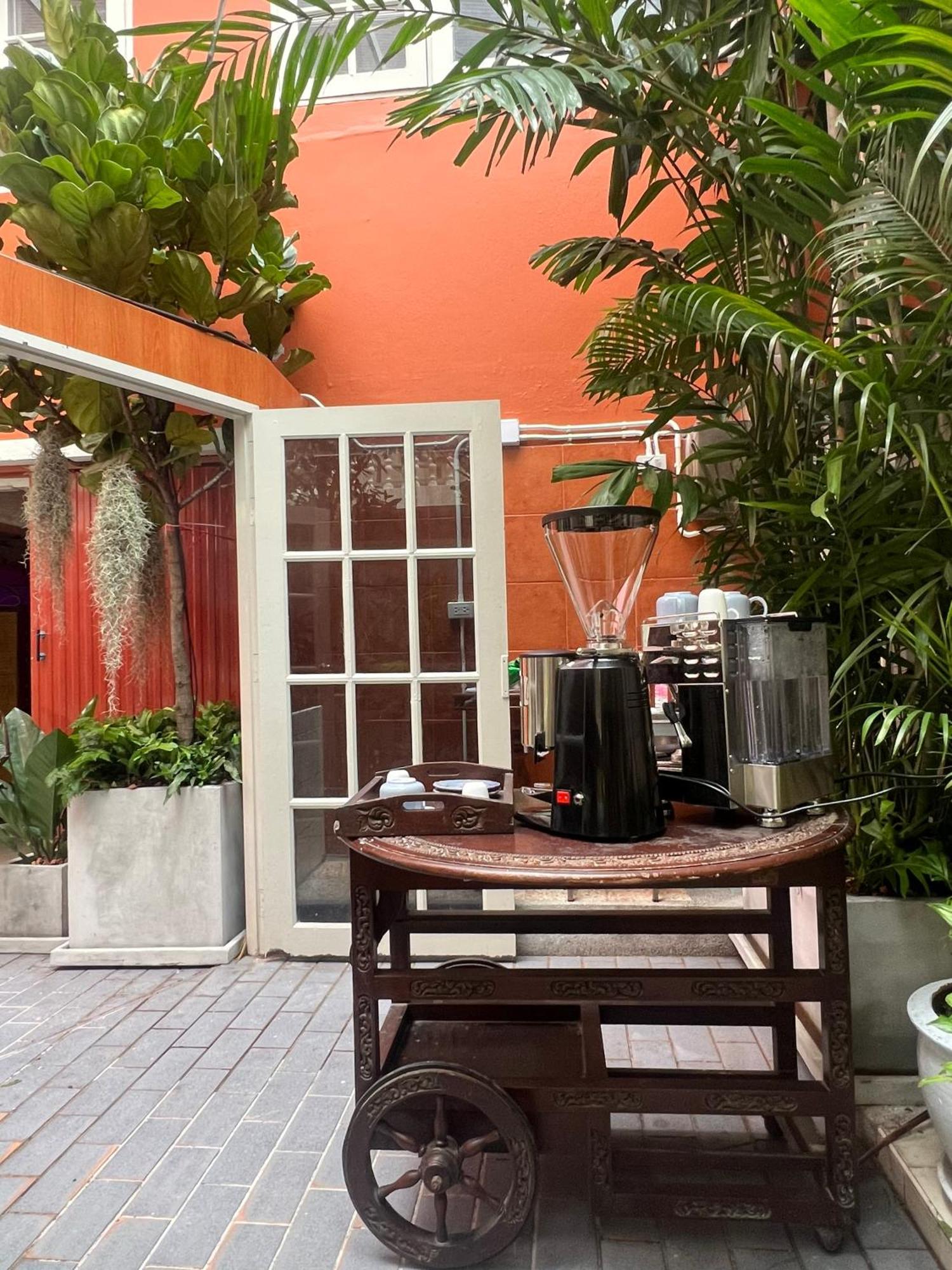 Casa de hóspedes Vonden Garden By Merry V Banguecoque