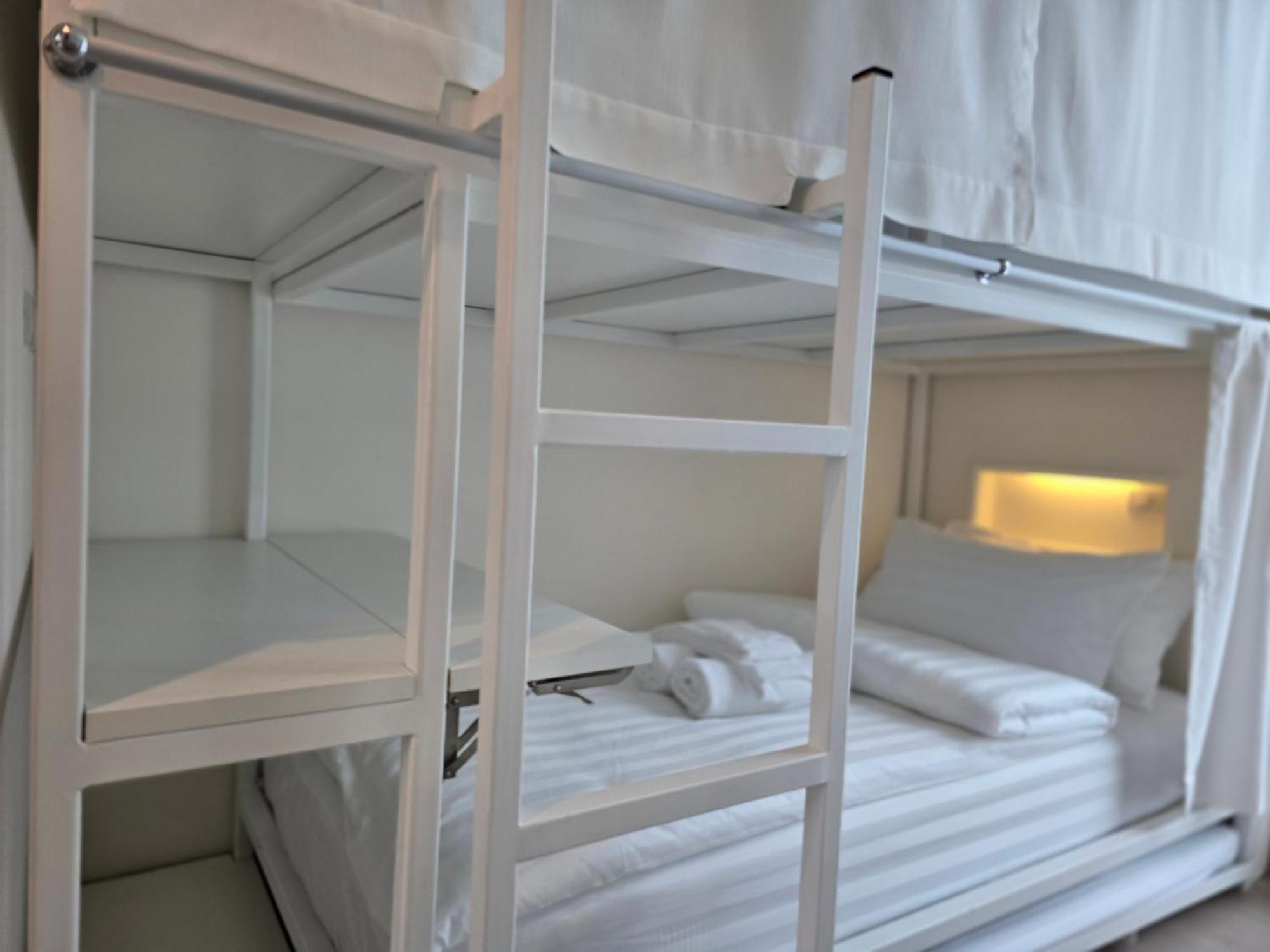 Rest Poshtel