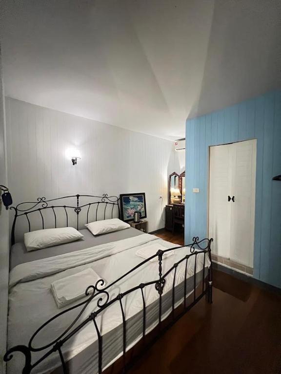 Khách sạn Santo House Bkk