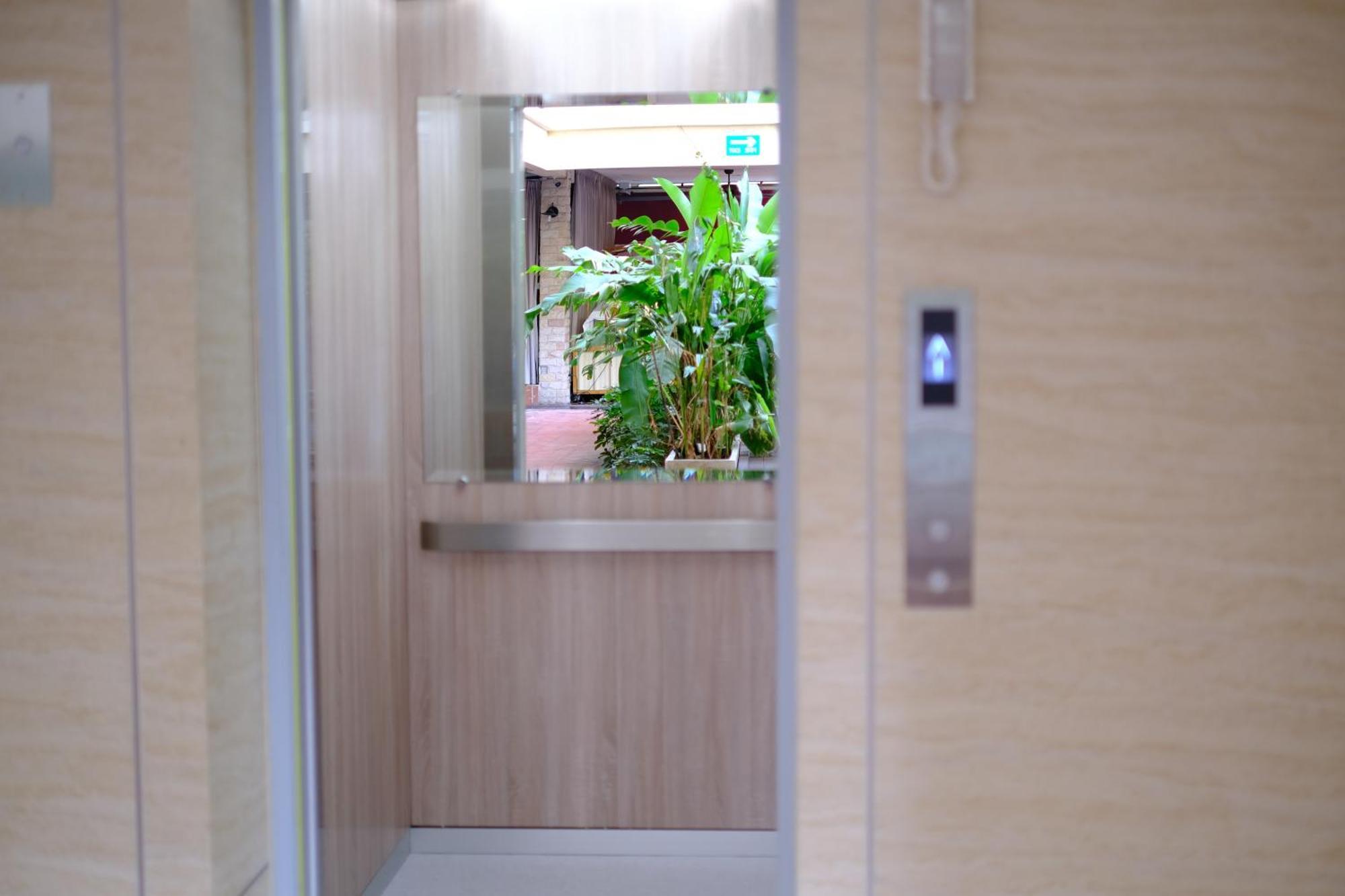 Feung Nakorn Balcony Rooms&cafe Hotel 3*