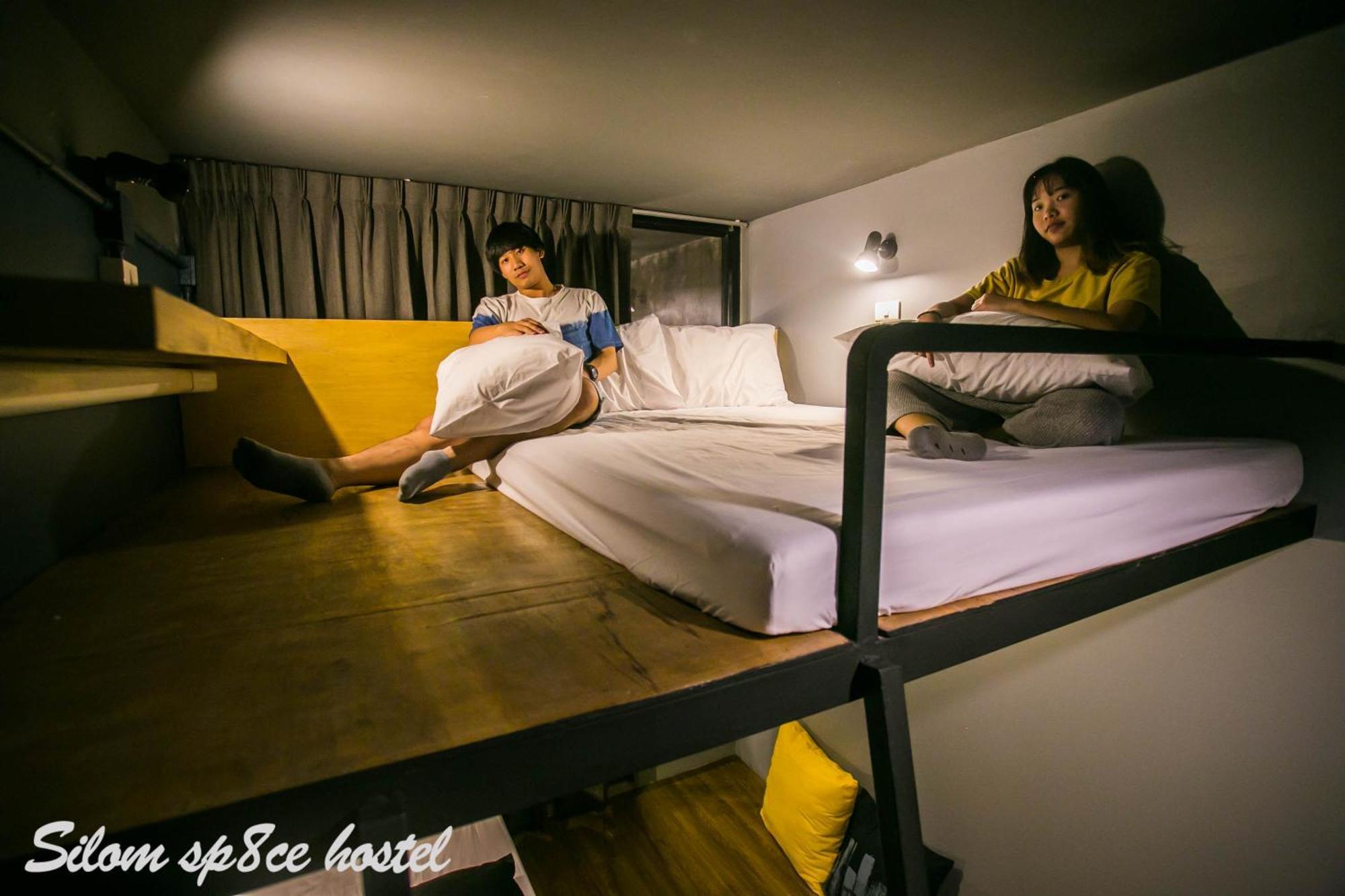 Hostel Silom Space *