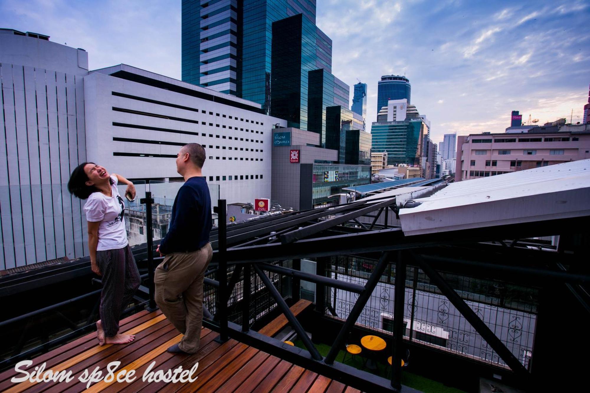 Silom Space Hostel *