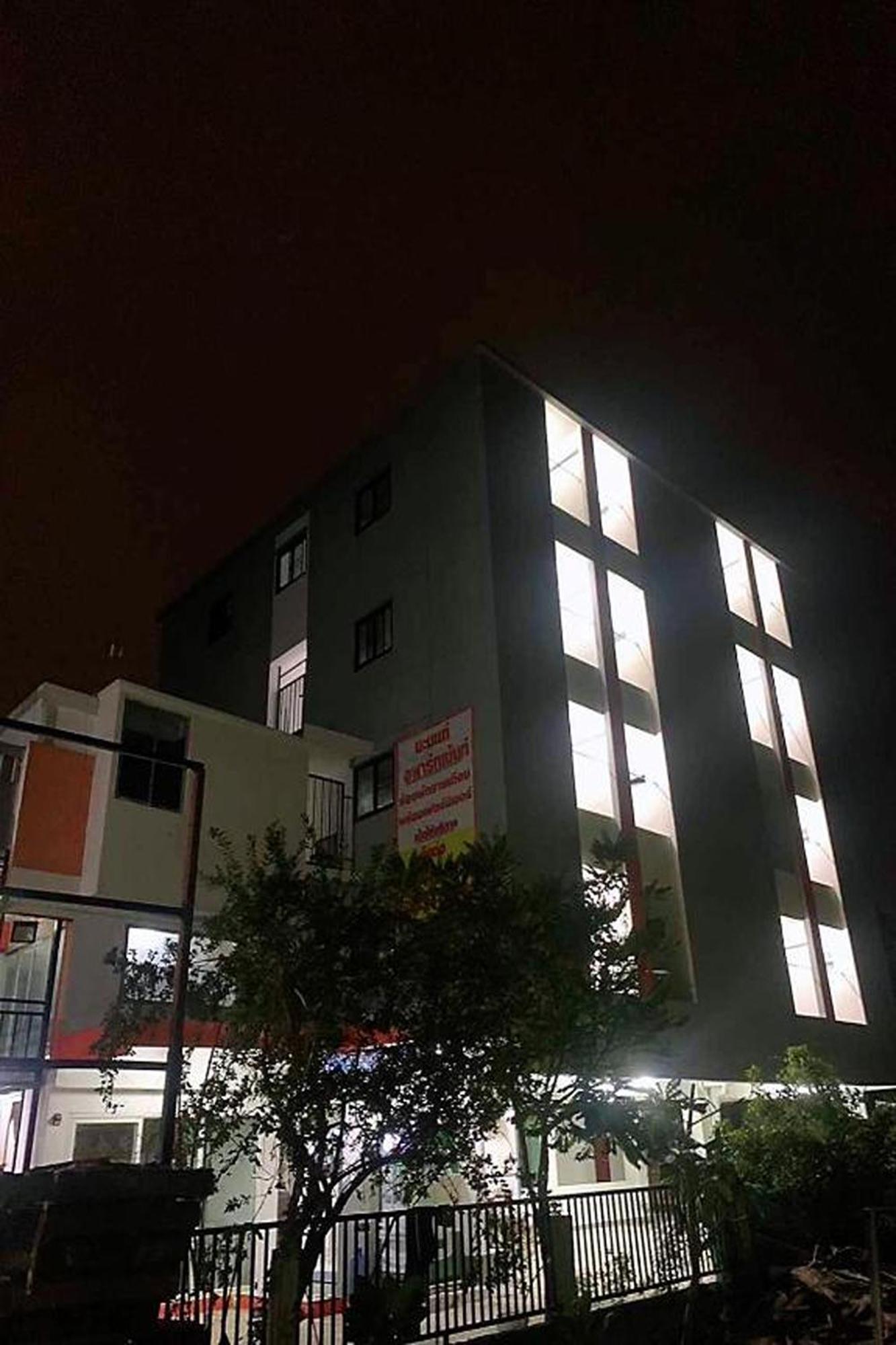 Na Nont Place Hotel