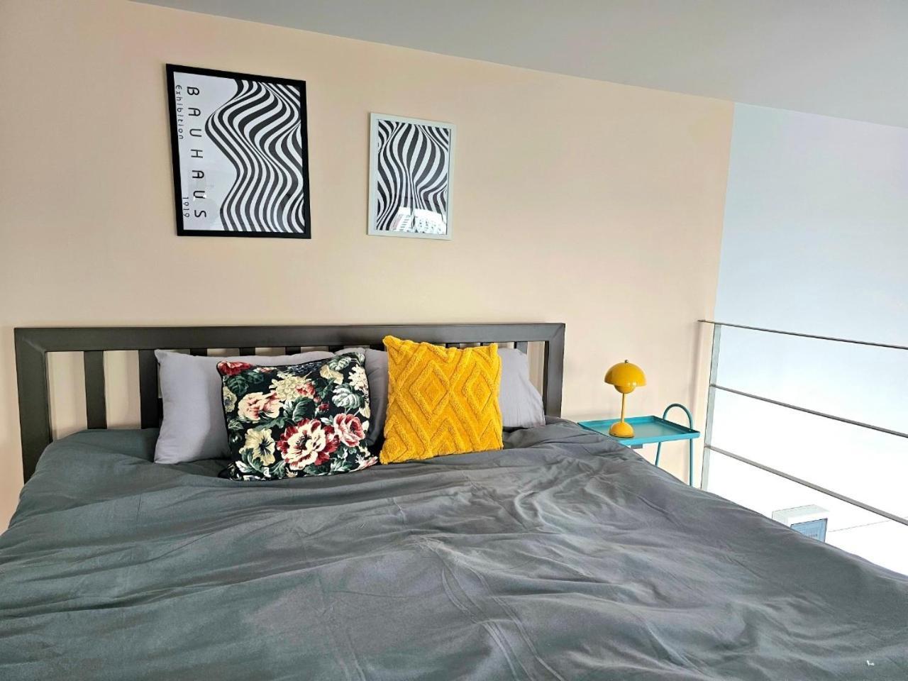 Midtown Duplex Ratchayothin Apartment Bangkok