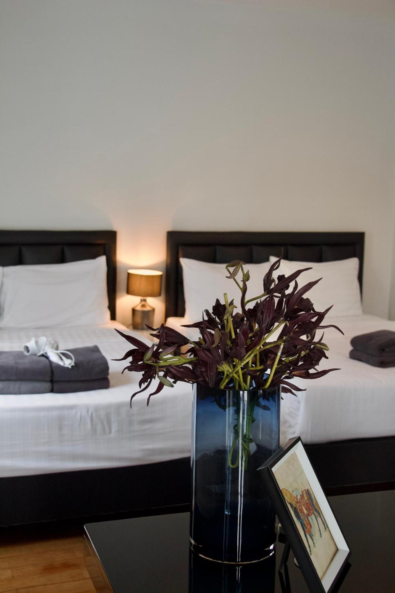 Apartment Entire Townhome 3br3b, Pool, Sukhumvit-emsphere *