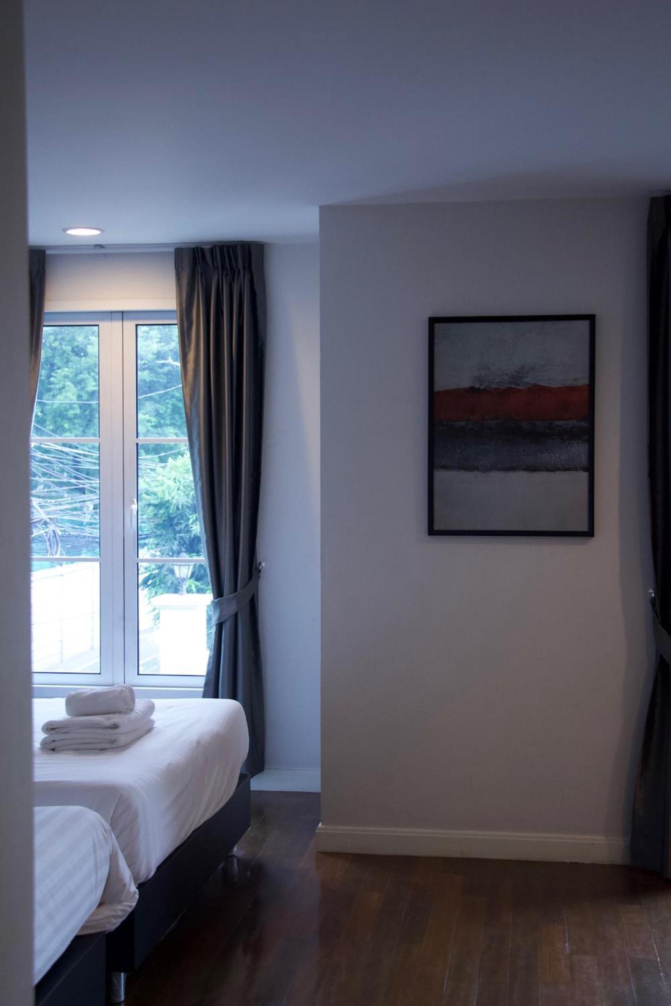 Apartment Entire Townhome 3br3b, Pool, Sukhumvit-emsphere *