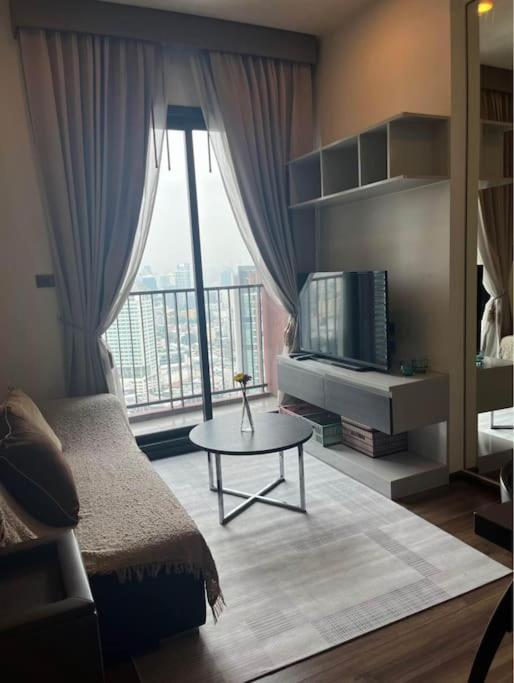 Luxurious Upscale Downtown
