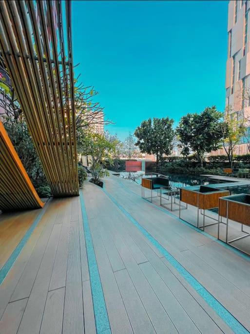 Luxurious Upscale Downtown