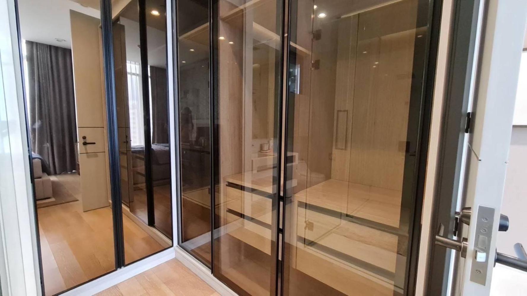 Ultra Luxury Large Central Phrom Phong 2 Beds Sky Pool