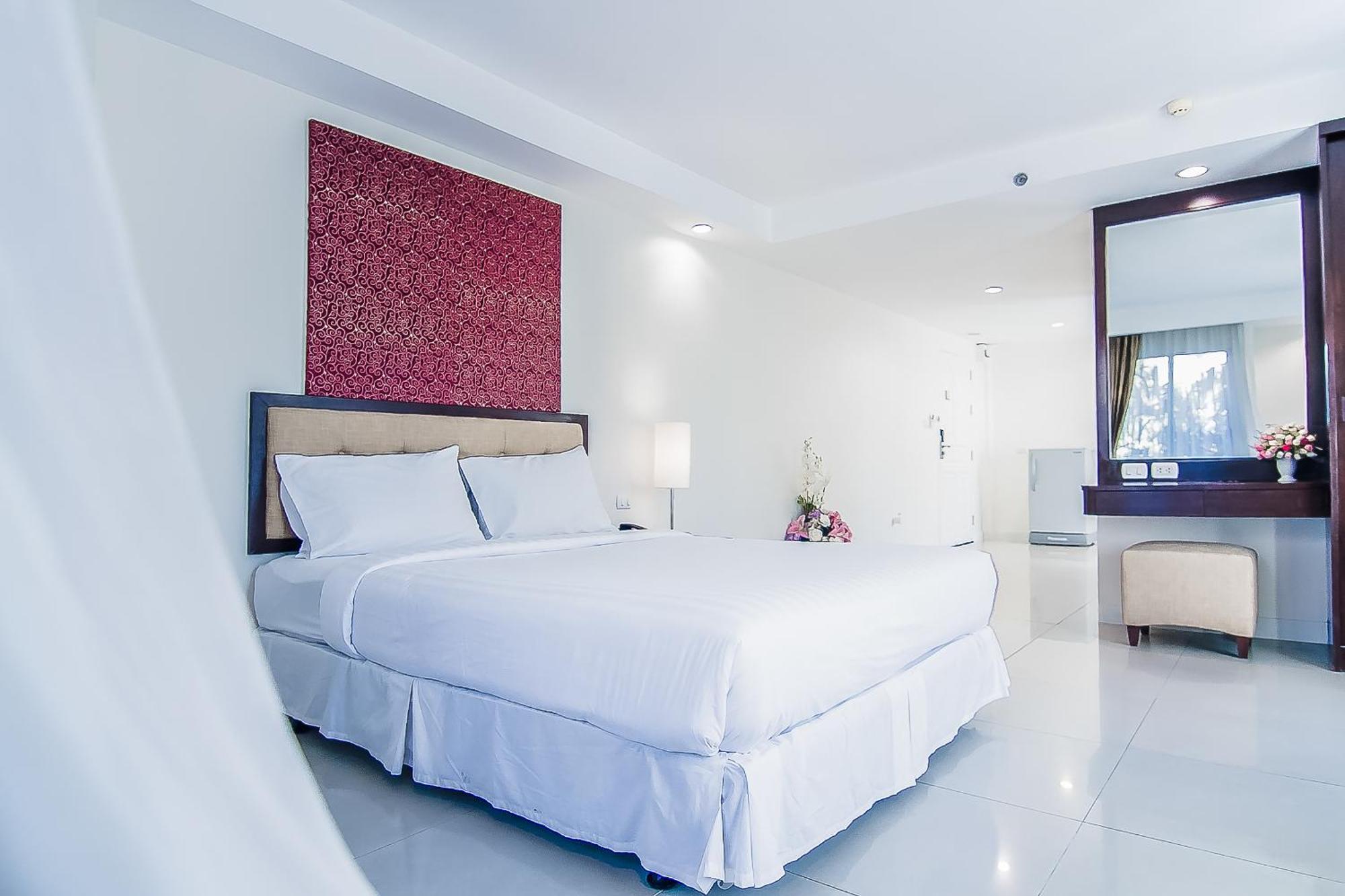 Romance Bangna Aparthotel Bangkok