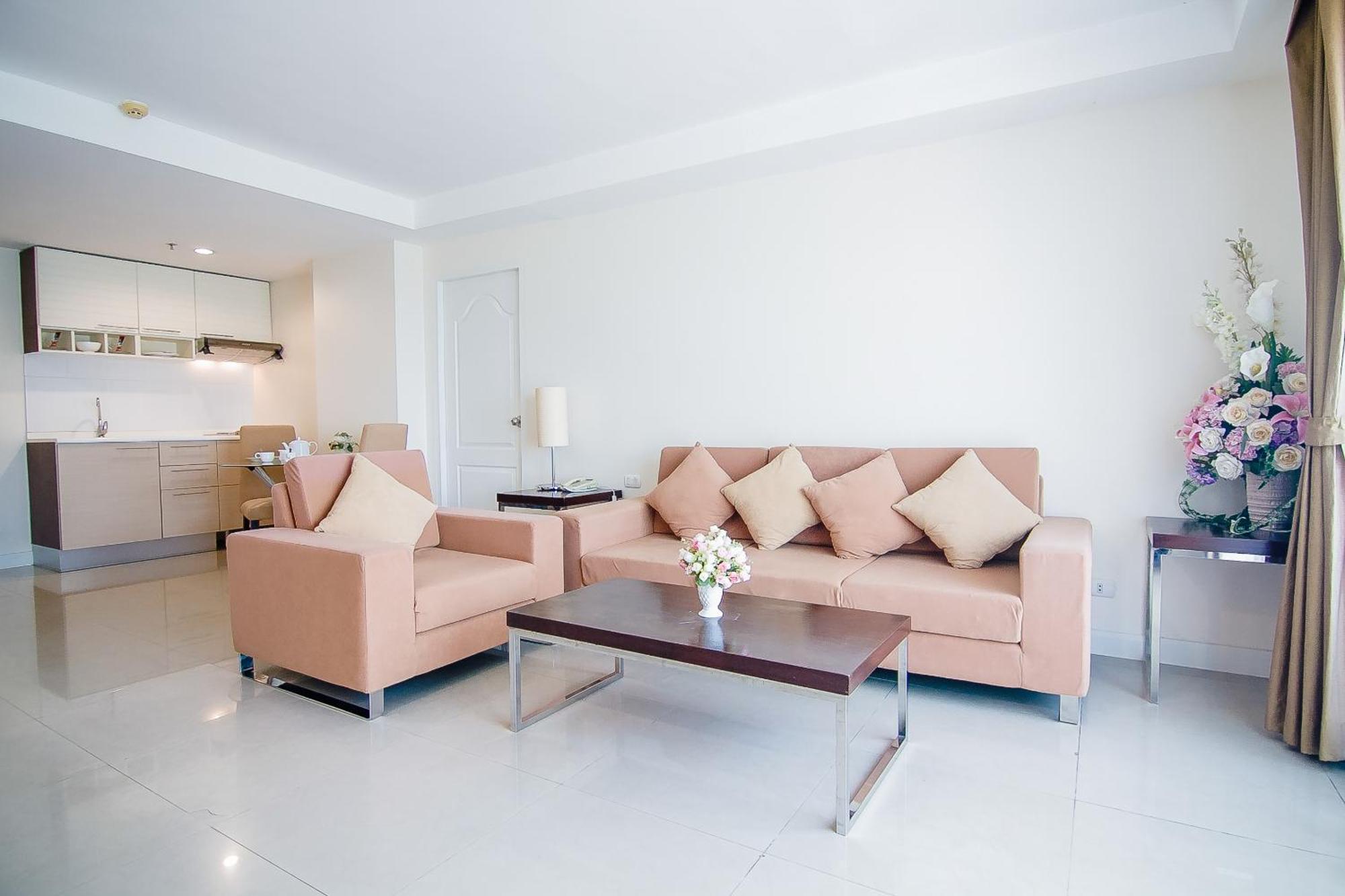 Romance Bangna Aparthotel