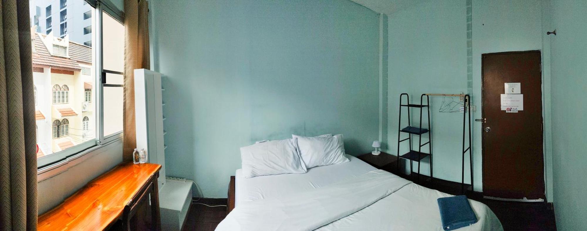Stay Hostel Hostal Bangkok