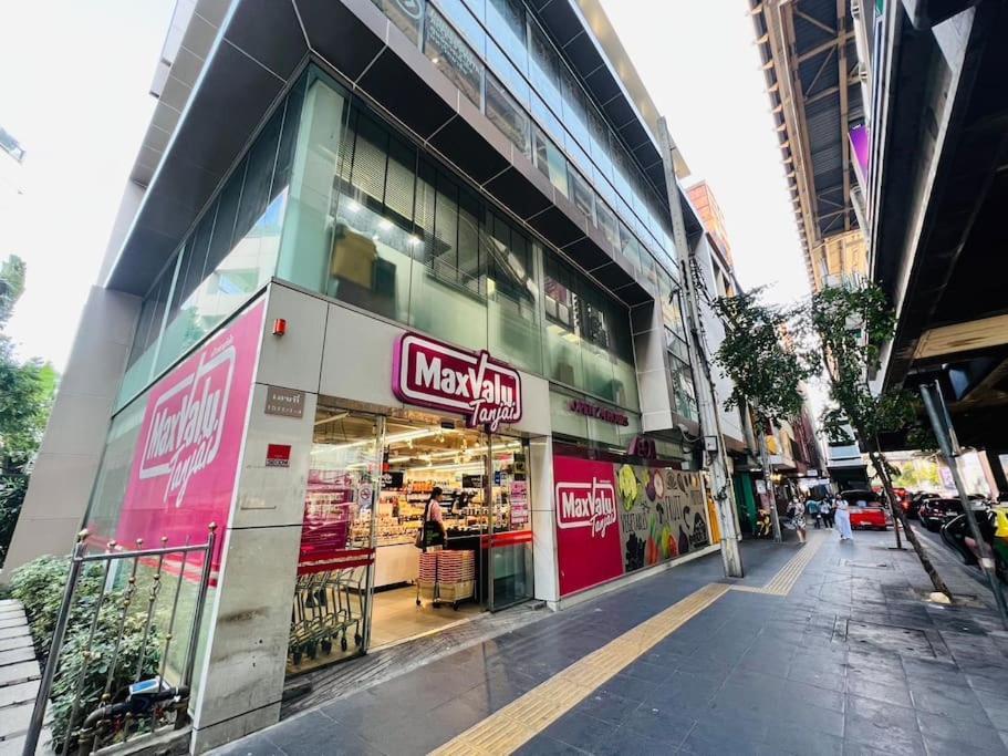 New Stylish Modern 4br 12pax 200m Bts Phrakhanong Ferienhaus