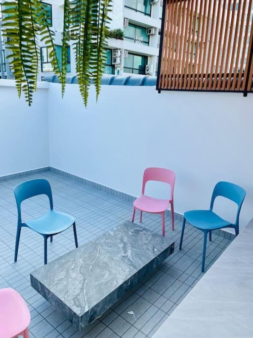 New Stylish Modern 4br 12pax 200m Bts Phrakhanong Ferienhaus