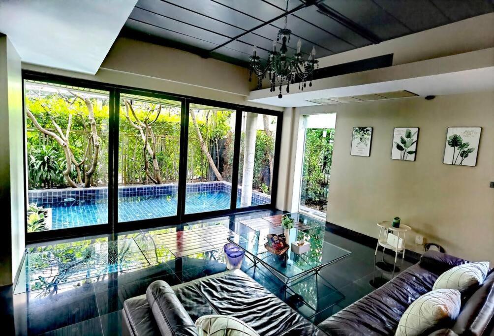 Luxury Oasis In Villa *