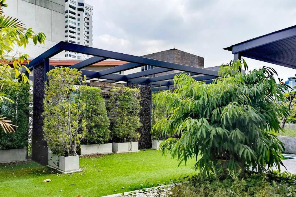 Luxury Oasis In Villa Bangkok
