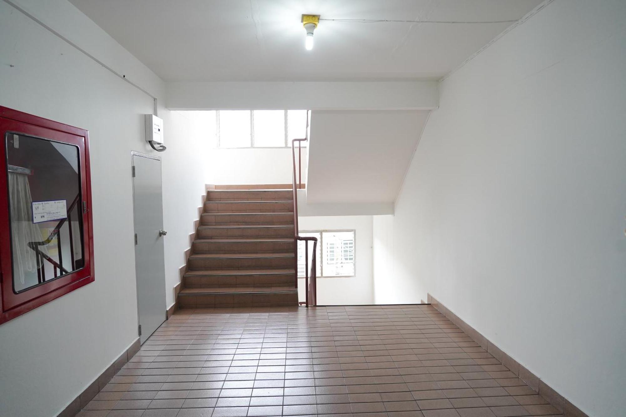 Apartment Modern Art - Lat Phrao Near Mrt Mahat Thai Bangkok