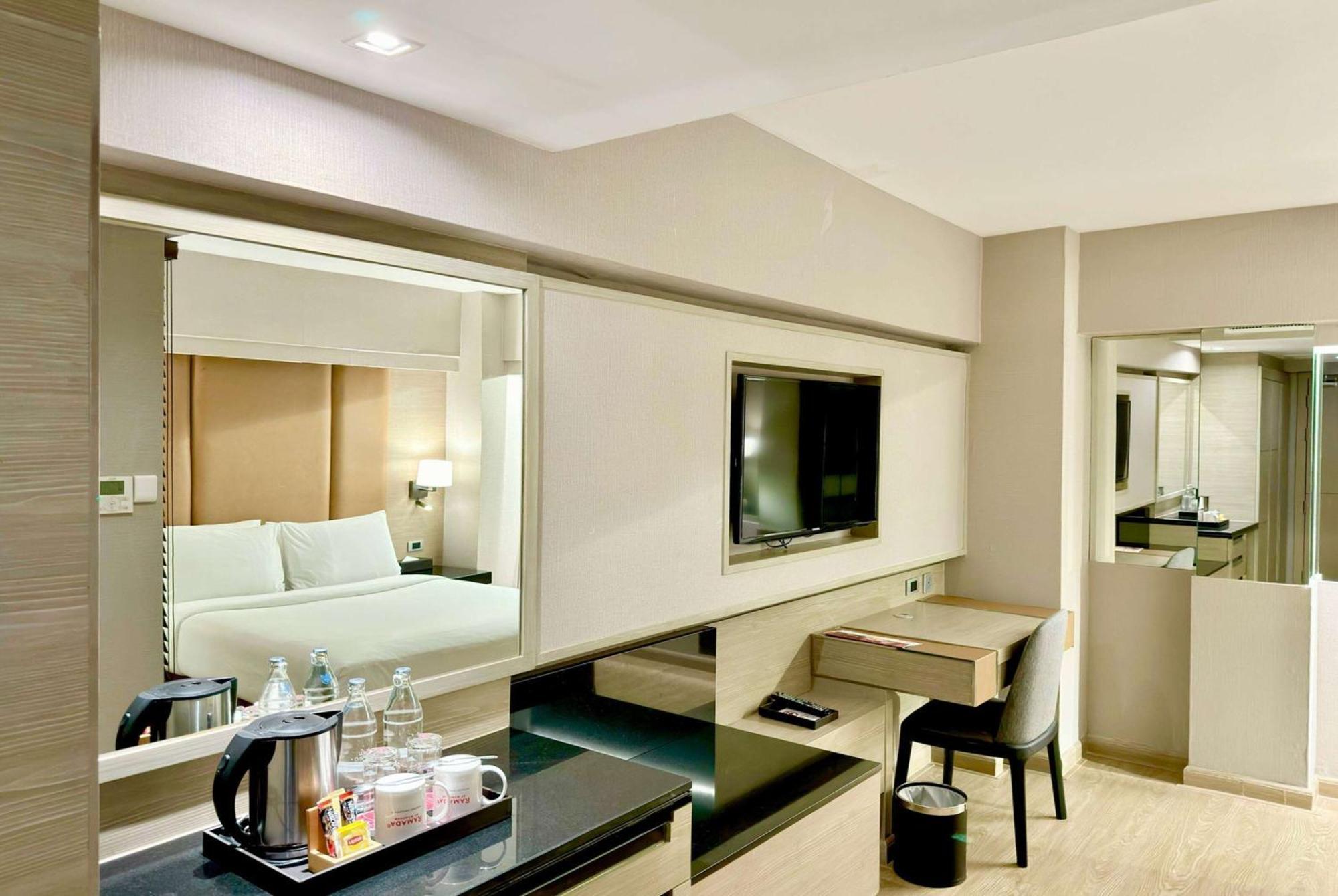 Ramada By Wyndham Sukhumvit 11 4* Bangkok