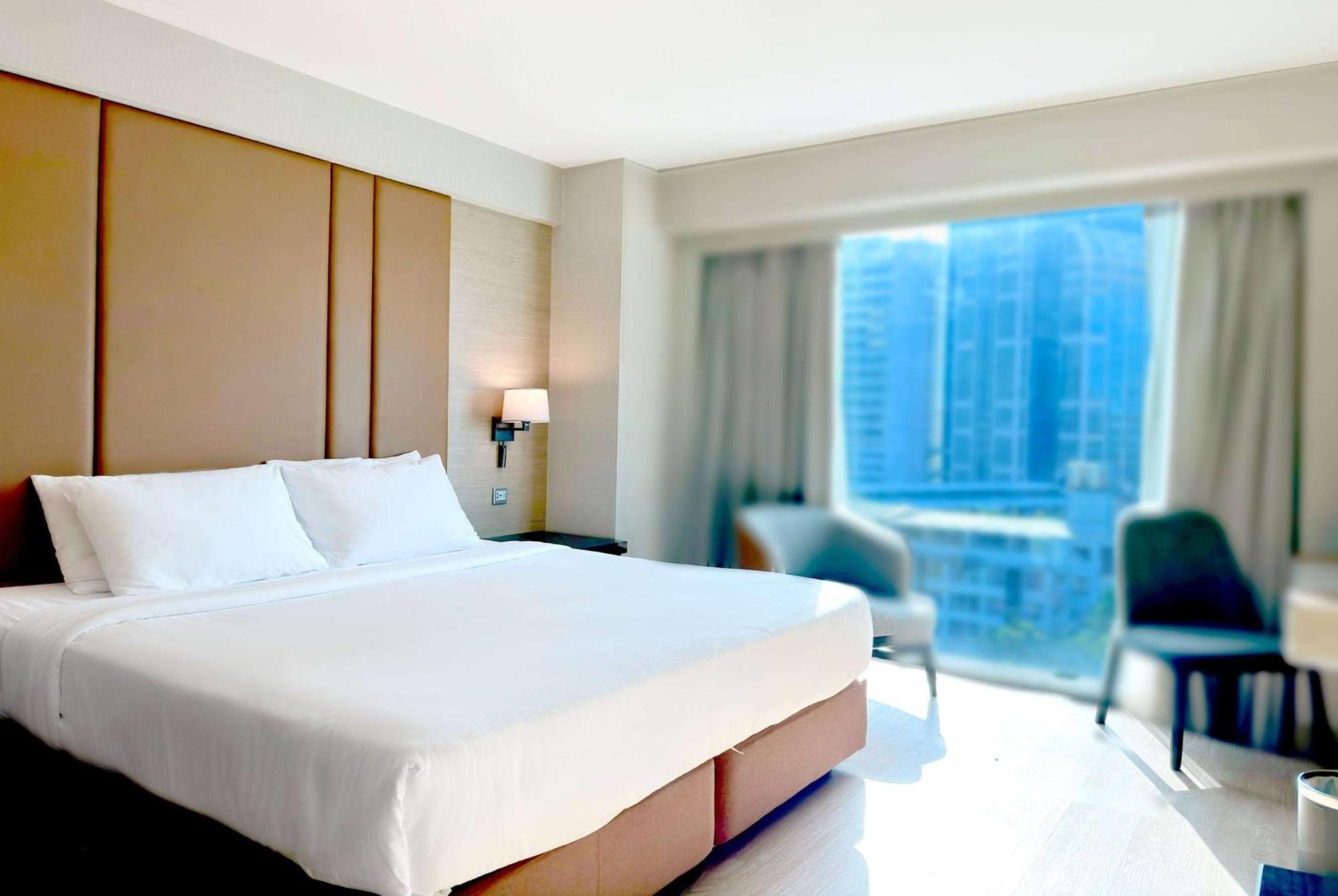 Ramada By Wyndham Sukhumvit 11 Hotel