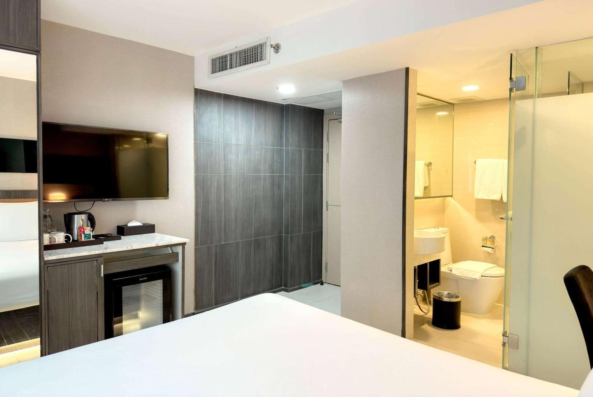 Hotel Ramada By Wyndham Sukhumvit 11 Bangkok