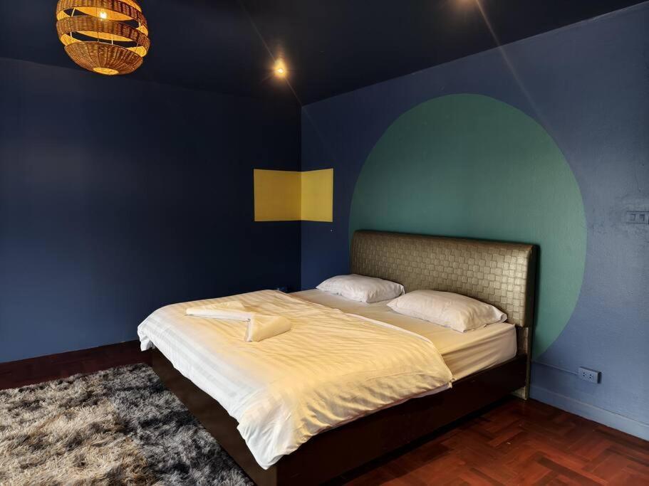 Rumah percutian Thonglor Art House 5br With Beautiful Rooftop *