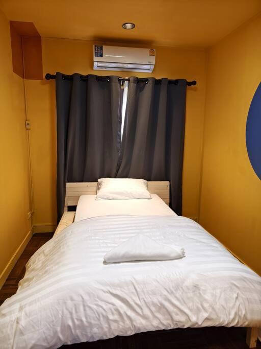 Thonglor Art House 5br With Beautiful Rooftop Rumah percutian *