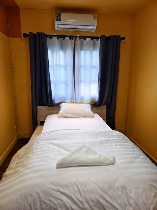 Thonglor Art House 5br With Beautiful Rooftop Rumah percutian Bangkok