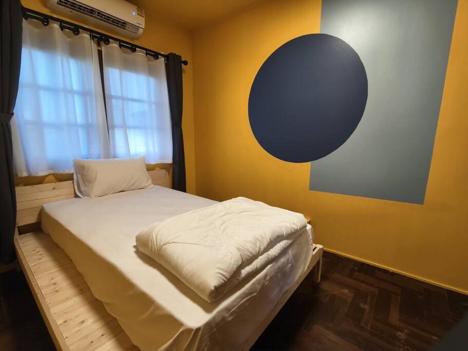 Thonglor Art House 5br With Beautiful Rooftop Rumah percutian Bangkok