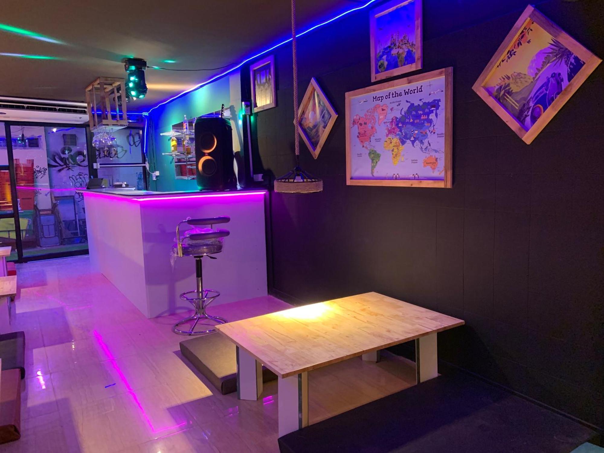 Roxx Social Hostel, Cafe & Bistro Bangkok