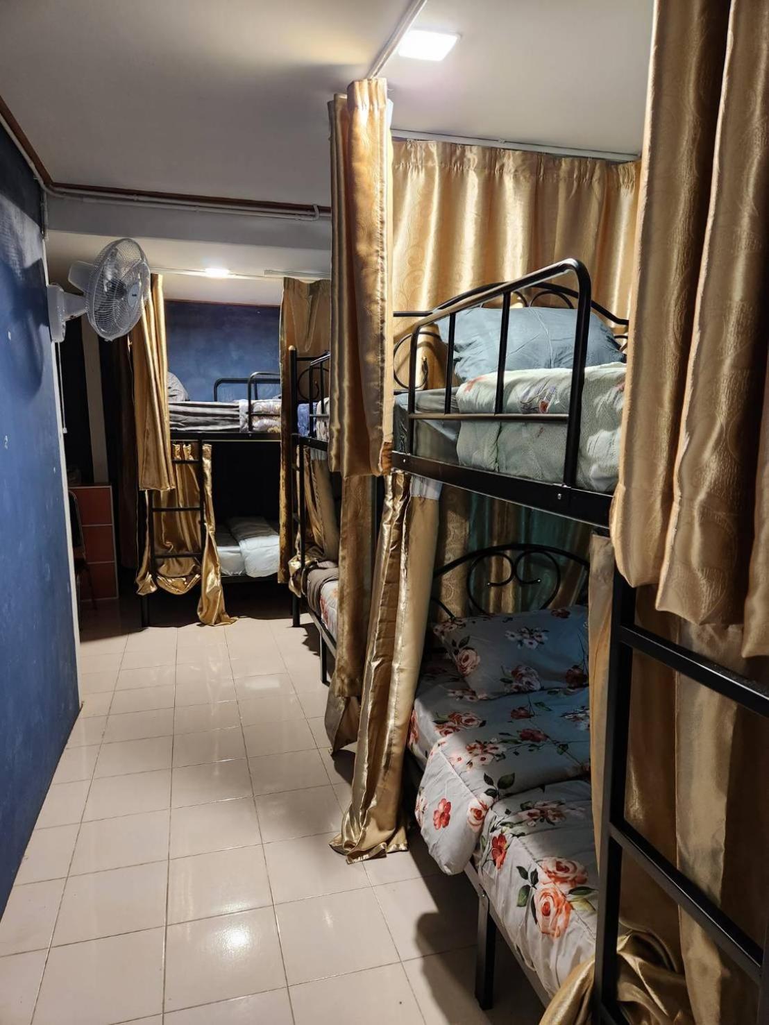 Ostello White House Khaosan Bangkok