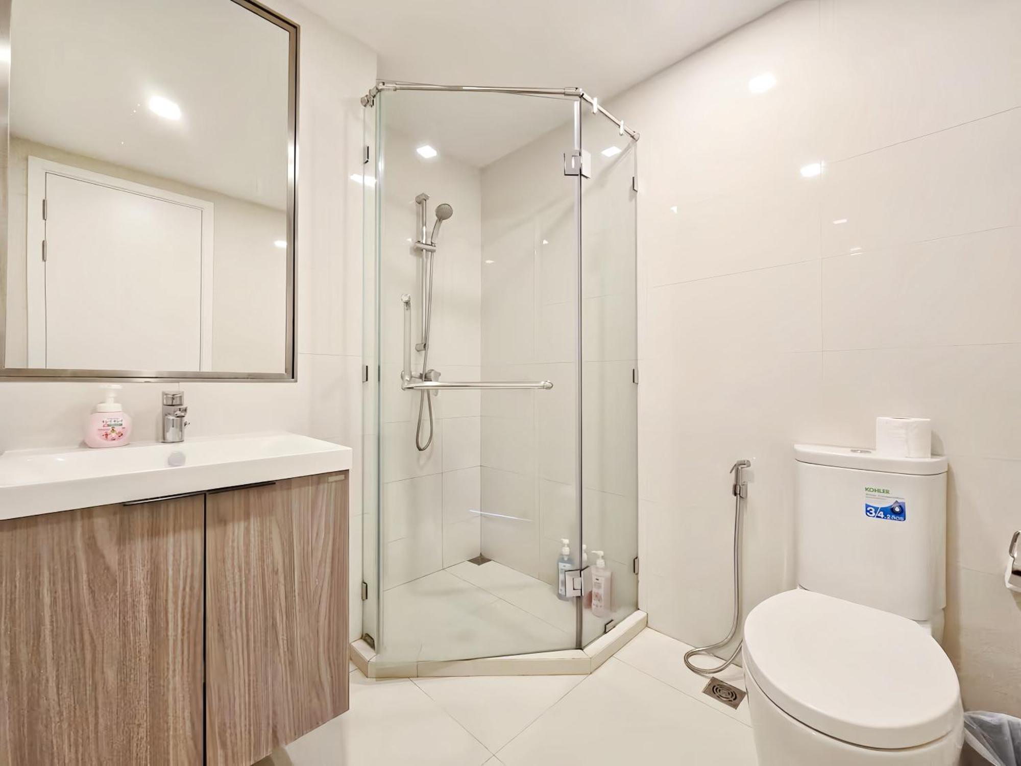 Circle Rein Sukhumvit 12 Apartment *