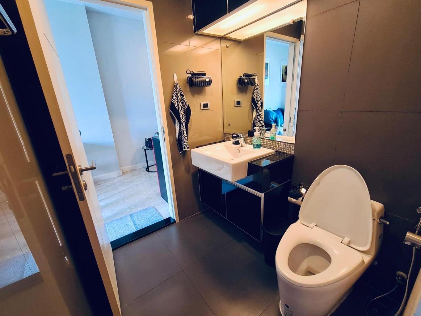 Apartment 1br At Thonglor Bts Infinitypool Overlooking Bangkok