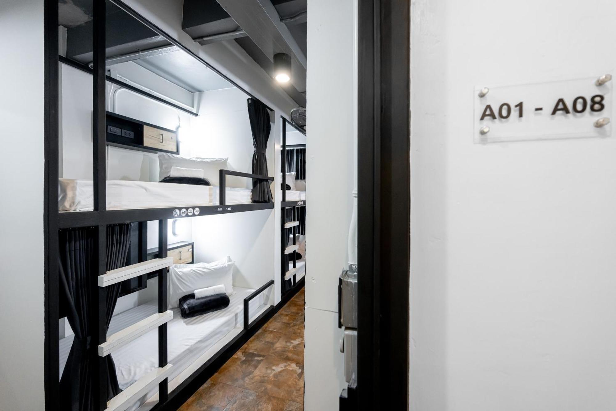 Hostal Vibes Bangkok