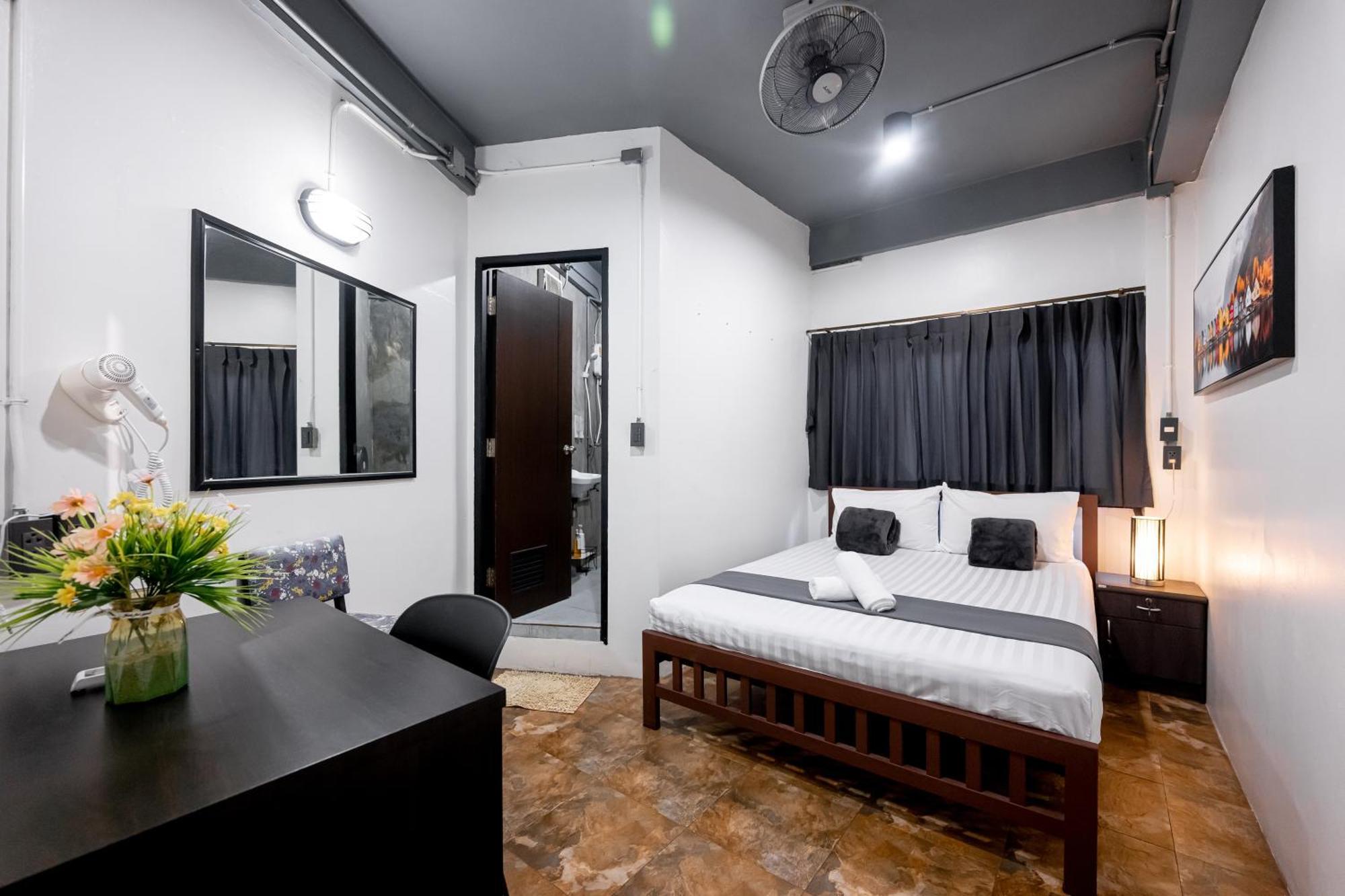 Vibes Hostal *