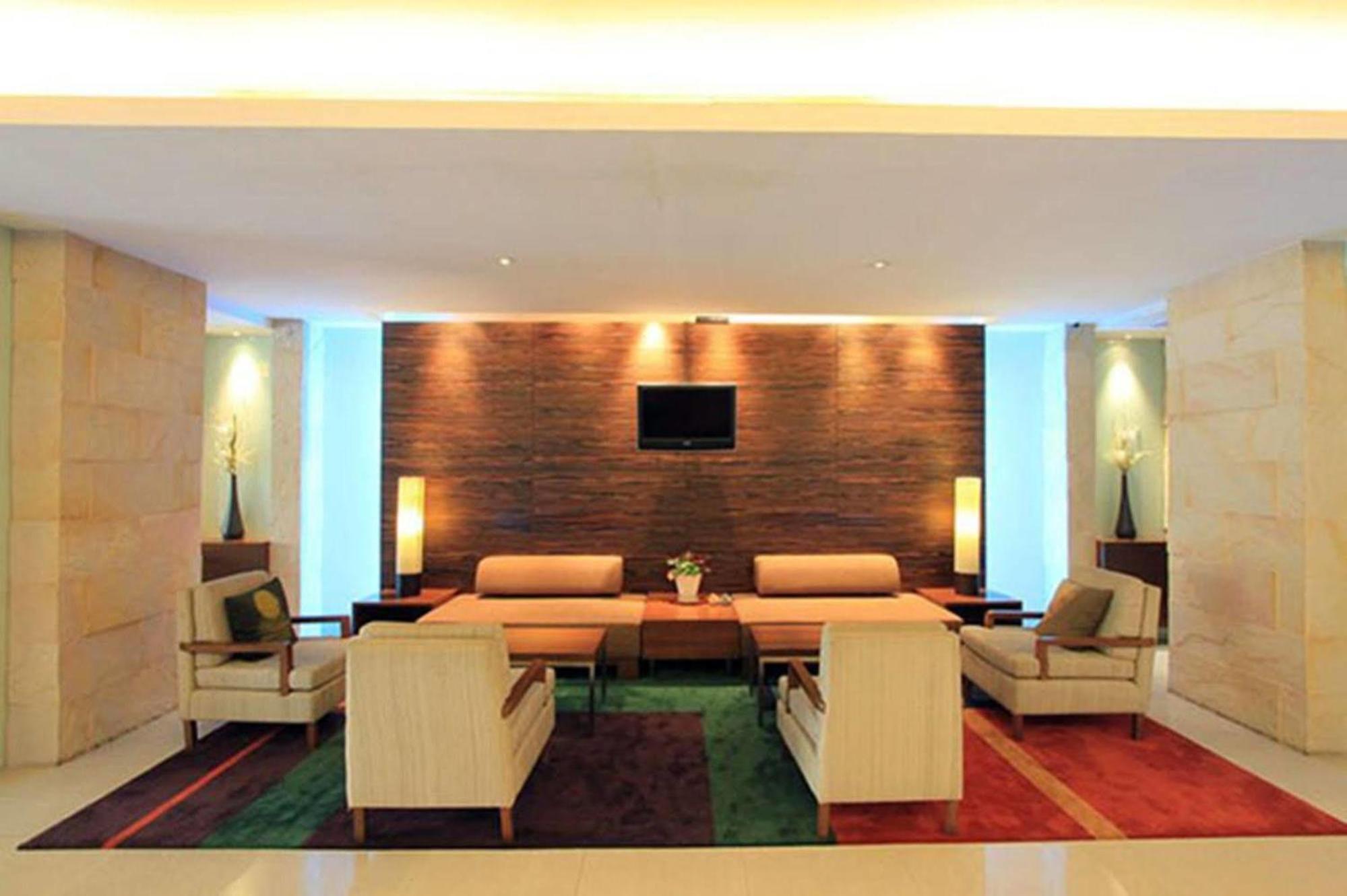 Journeyhub Sukhumvit 26, - Formely St Hotel Bangkok