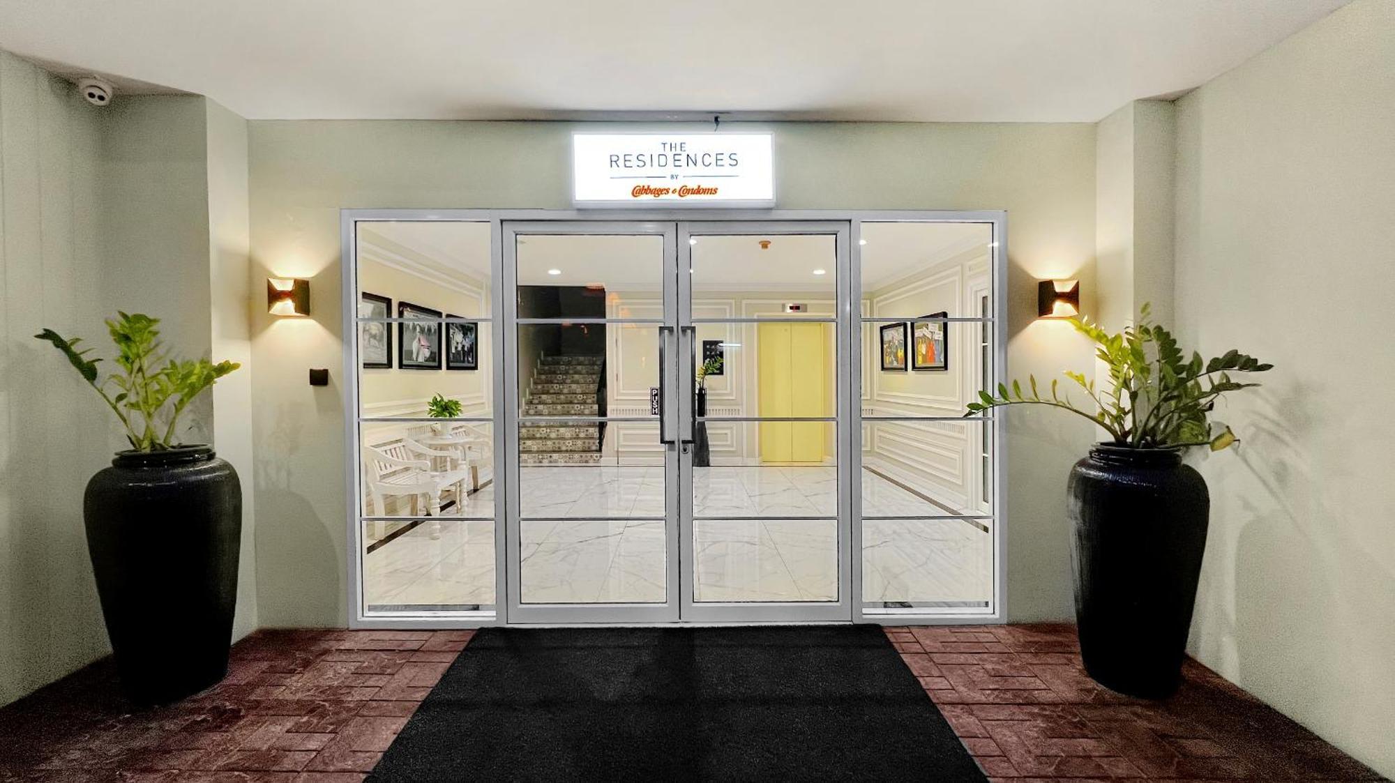 Cc Residences Aparthotel