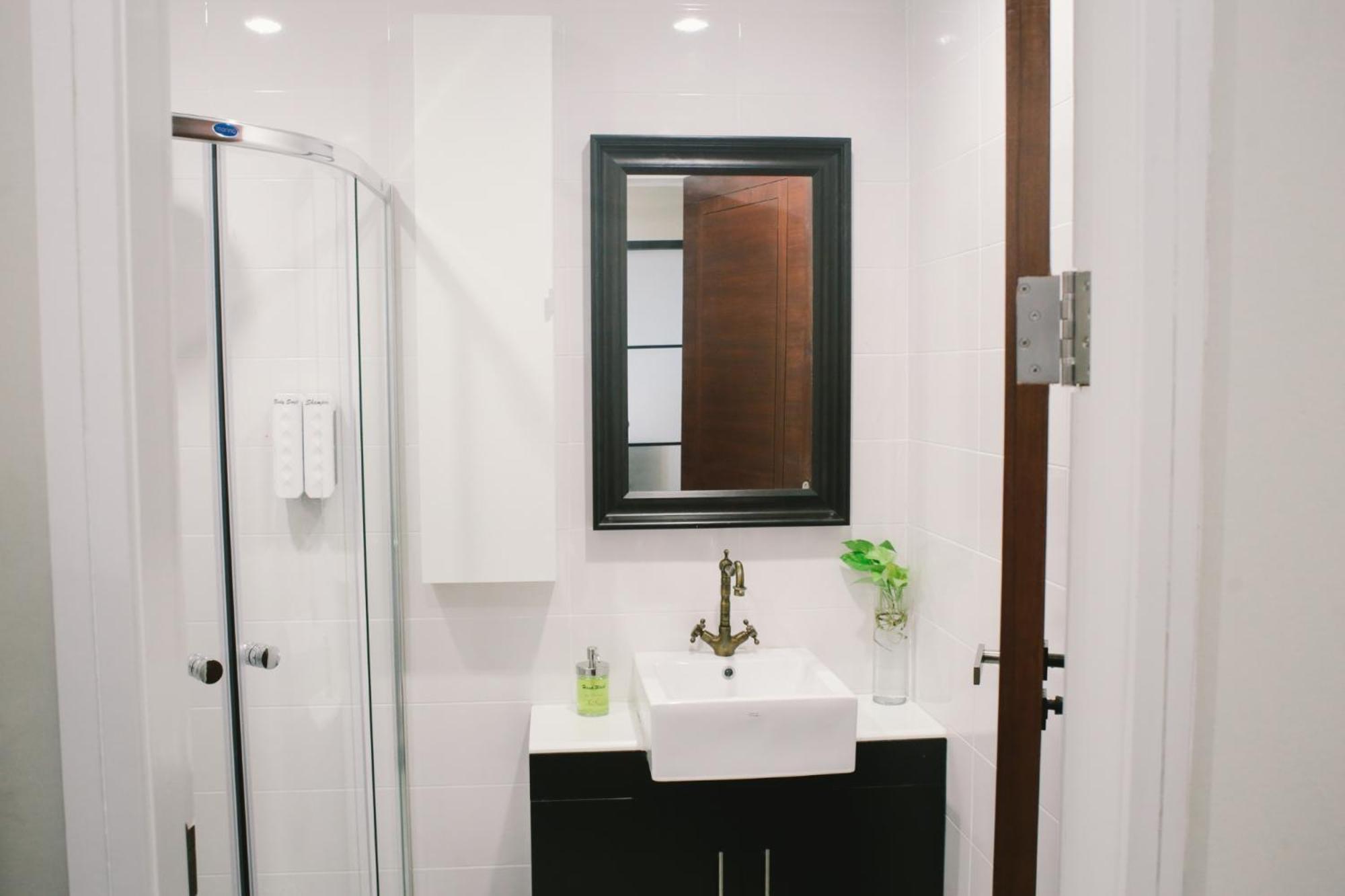 Cc Residences Khách sạn hẻo lánh