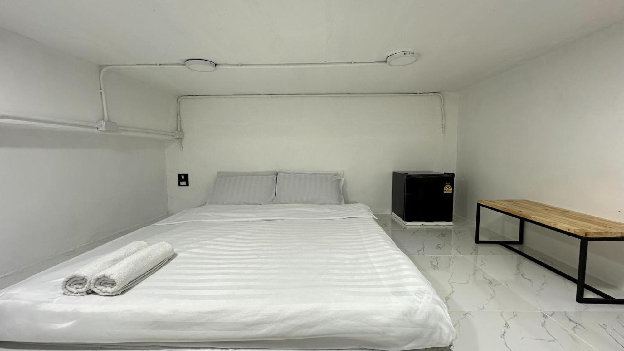 Apartment Megun Capsule 150 Cm Bangkok