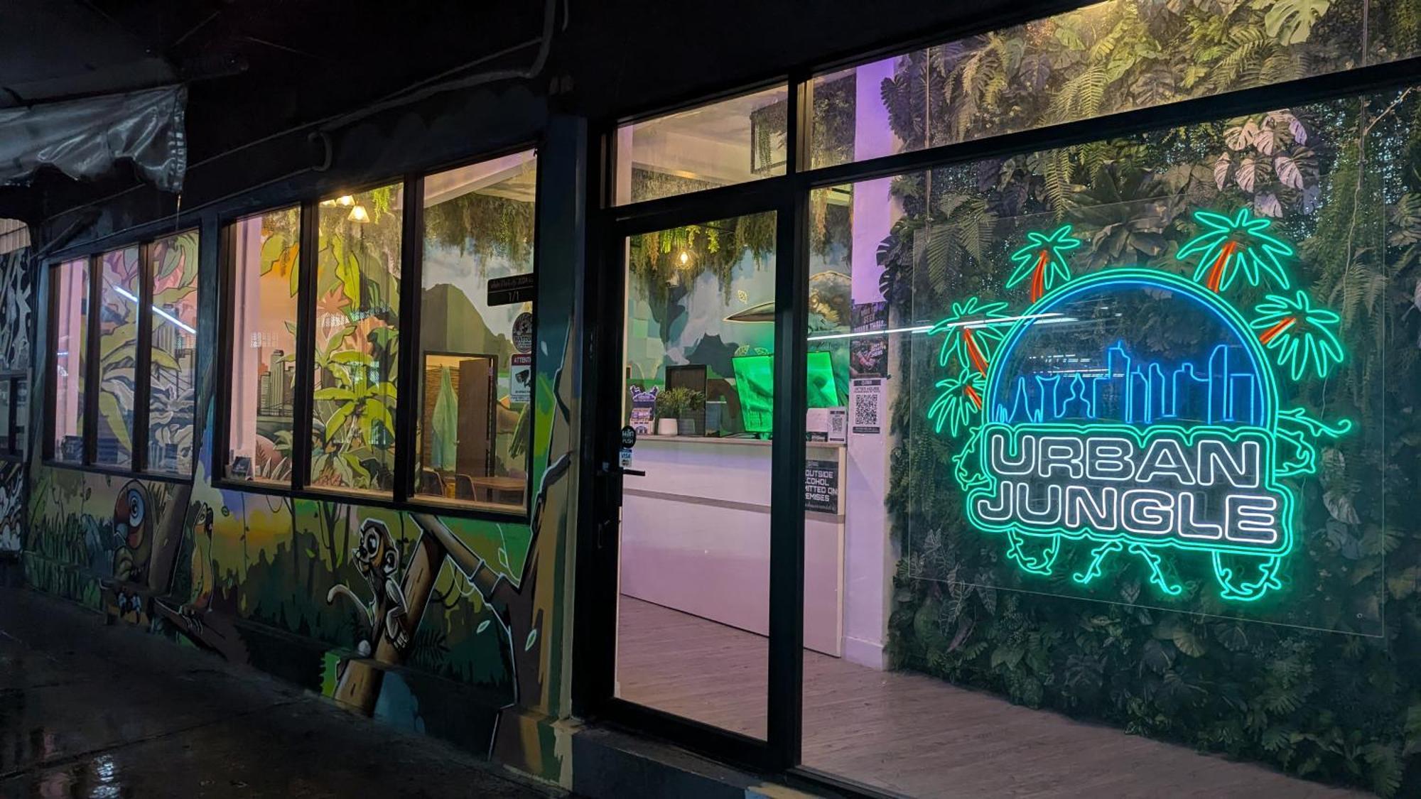 Nhà trọ Urban Jungle Bangkok