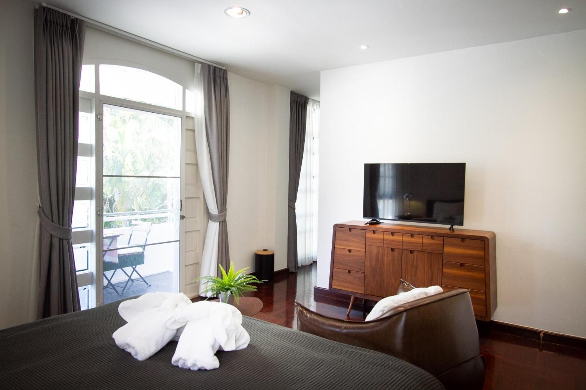 Spacious 4-bedroom Oasis In The Heart Of Sukhumvit Vila
