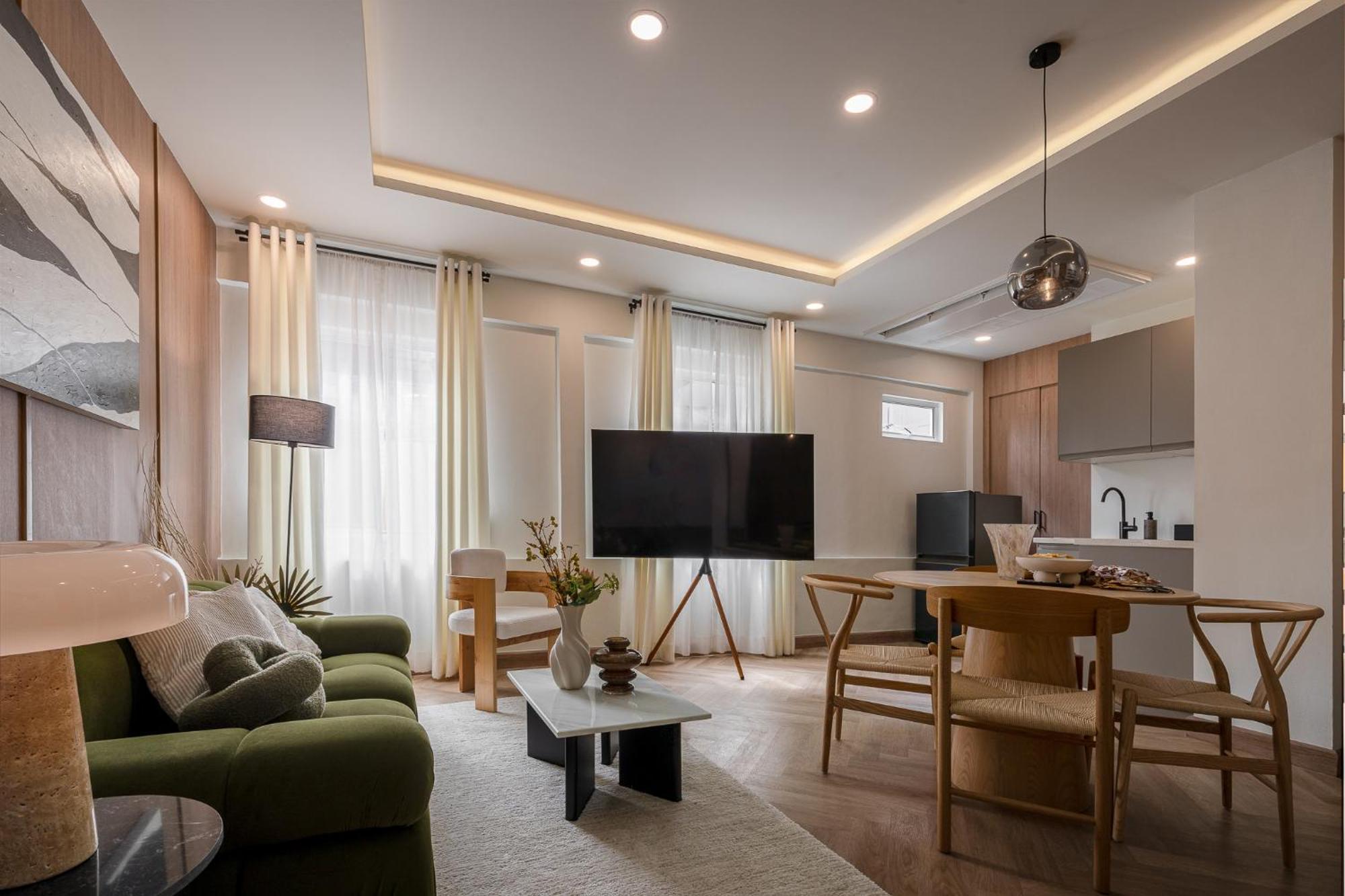 Whole Floor Penthouse, 3 Bedroom 3 Bath, Next To Metro Station Apartment *