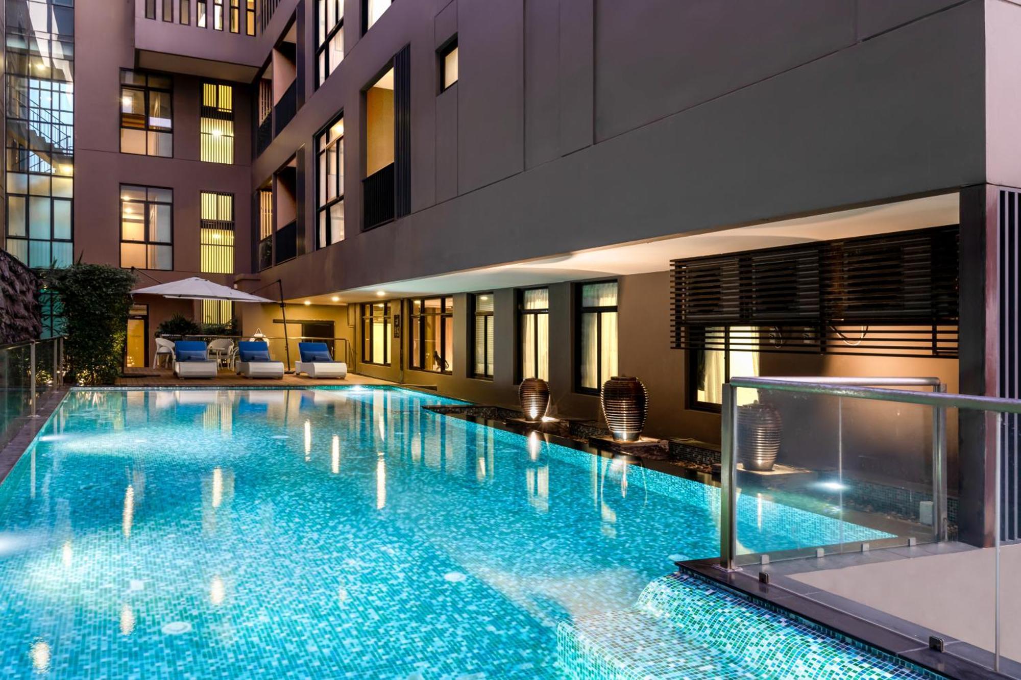 Metropolis Bangkok, Tapestry Collection By Hilton Bangkok