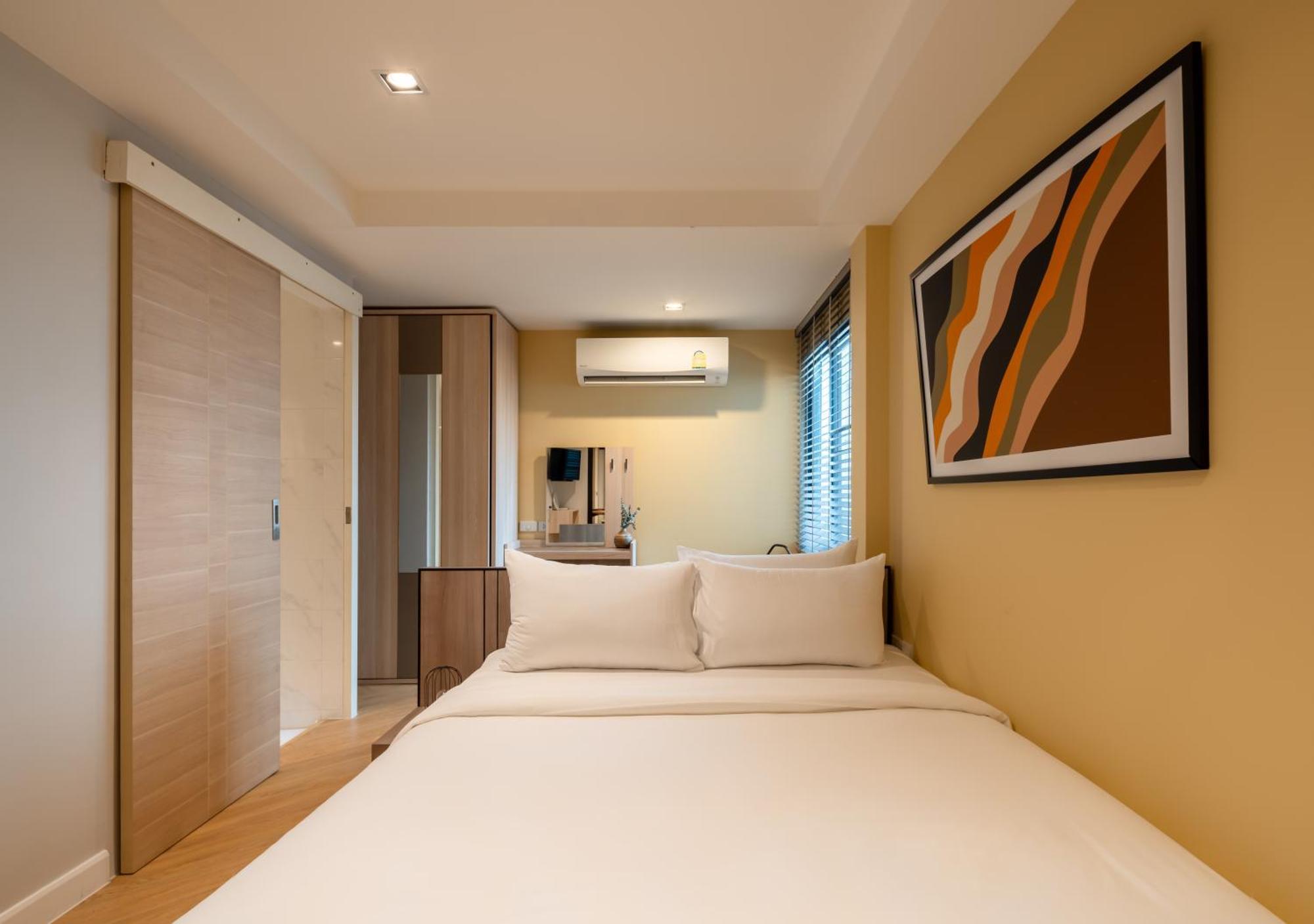 Triple Four Apartment