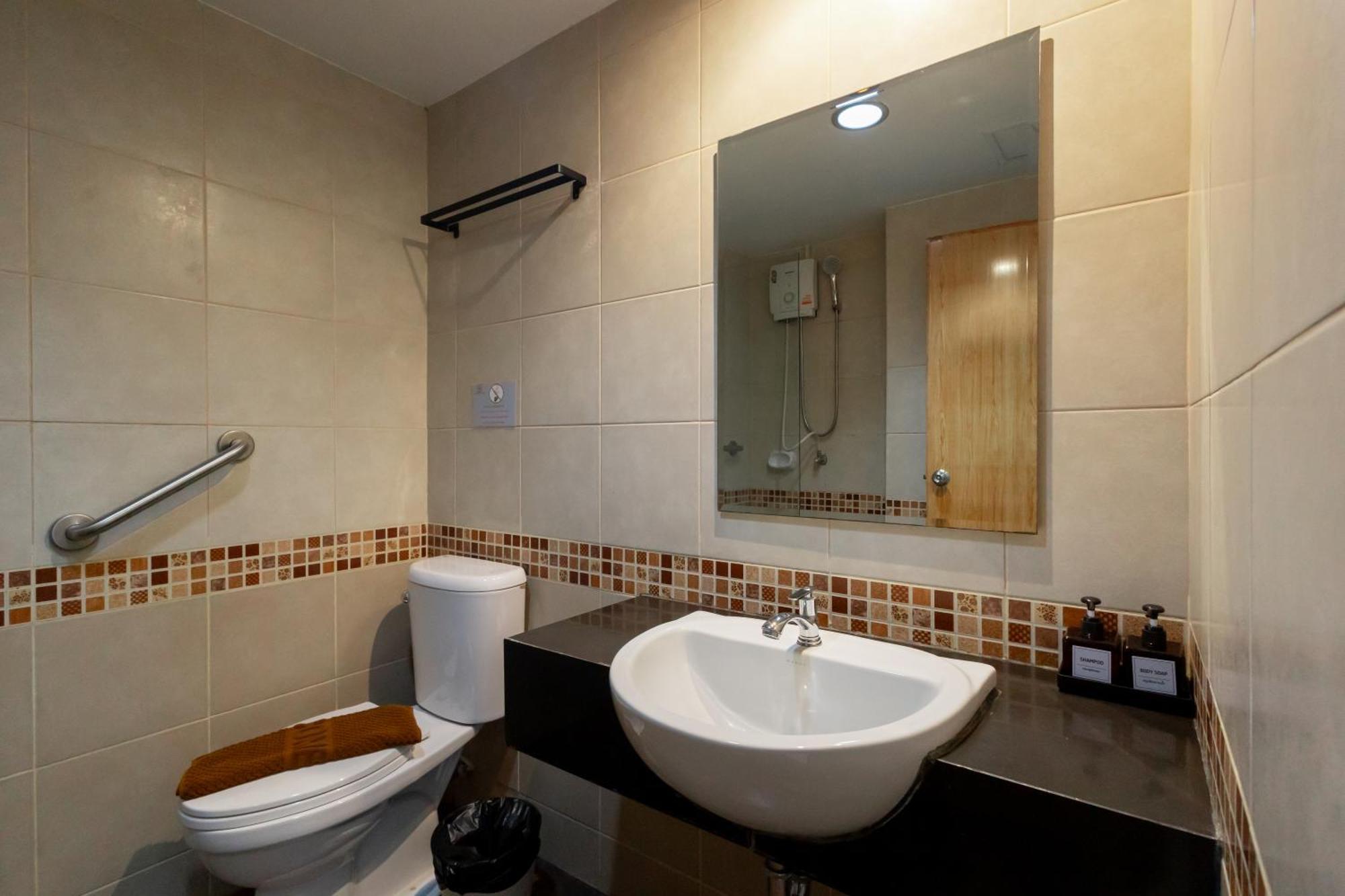Nature Boutique Ratchayothin Hotel