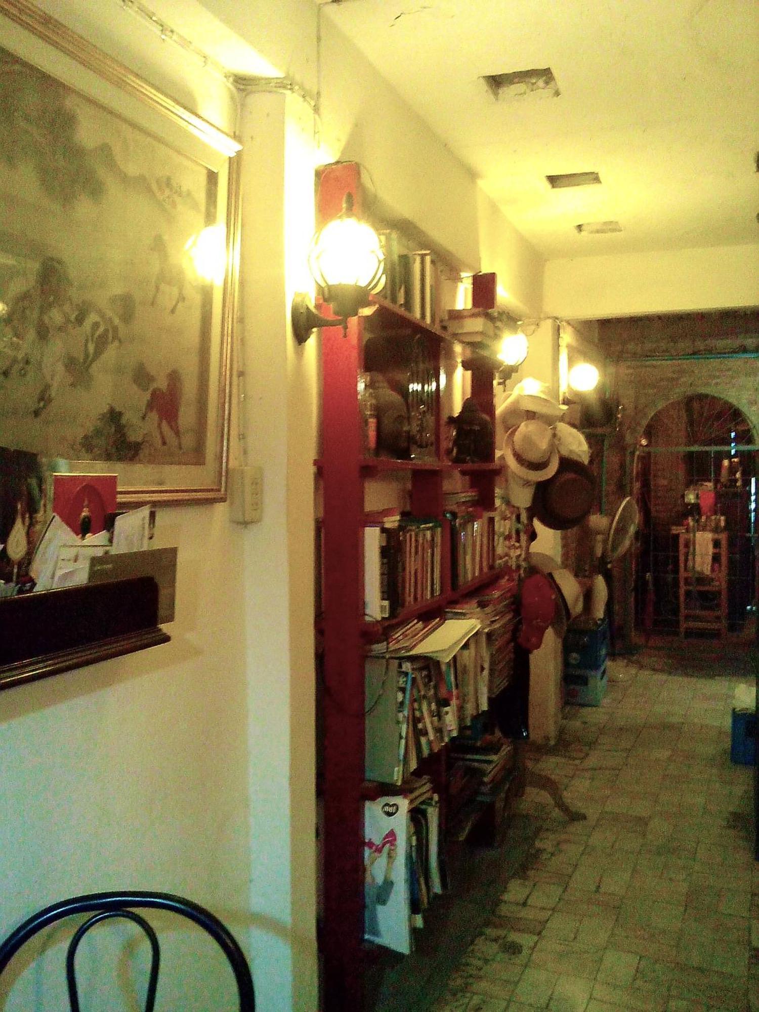 Cafe De Baan Raow