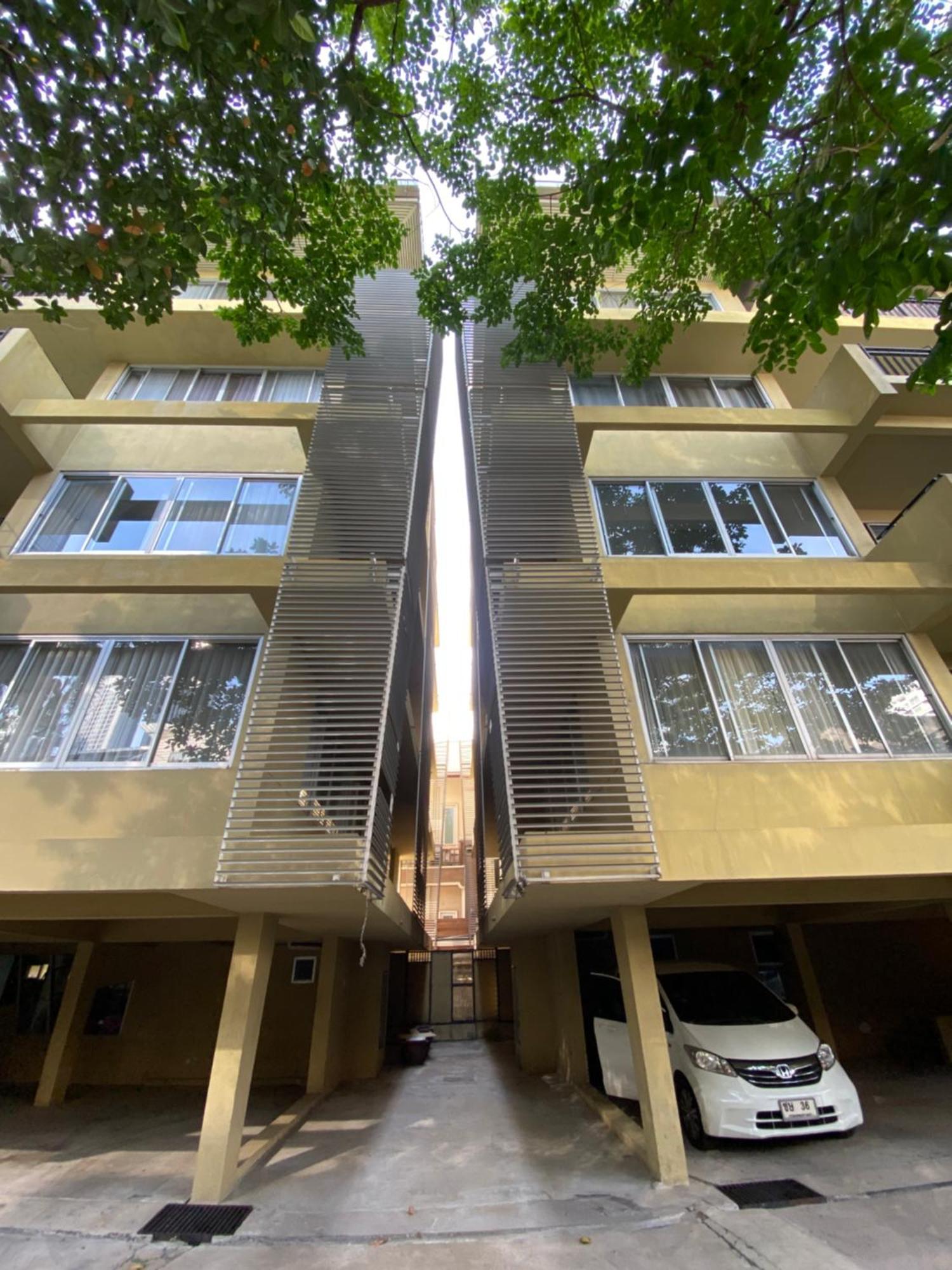 Phatana Court