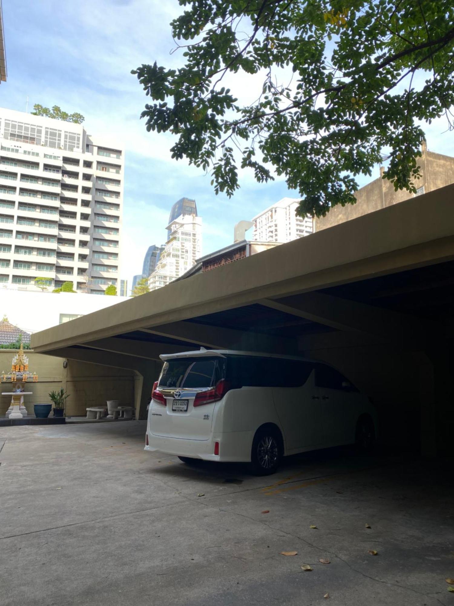 Phatana Court Bangkok